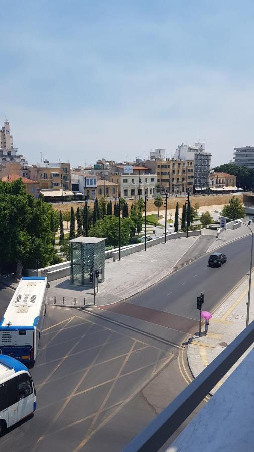Downtown Living By 'Flats Nicosia'アパートメント エクステリア 写真